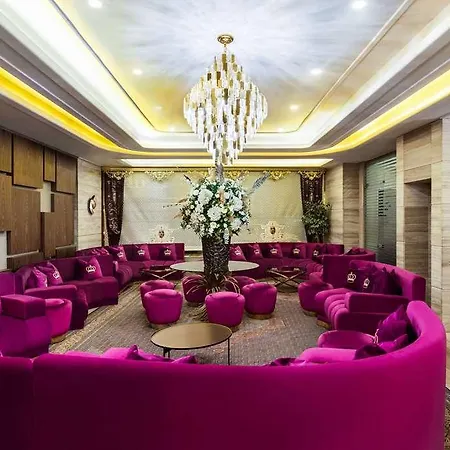 Отель Ramada Pera